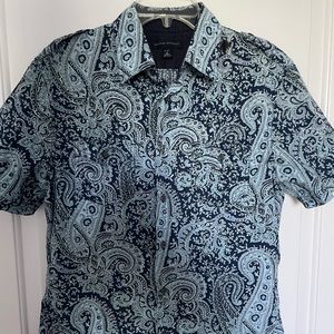 Banana Republic blue Paisley summer shirt sleeve button down